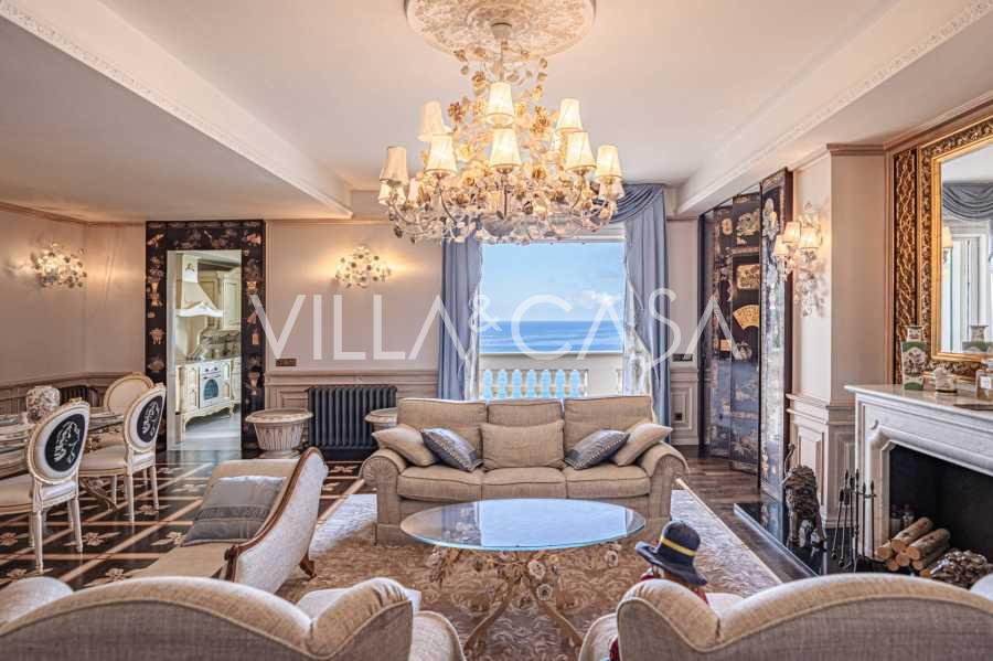 Luksusowy penthouse na sprzedaż w Ospedaletti.