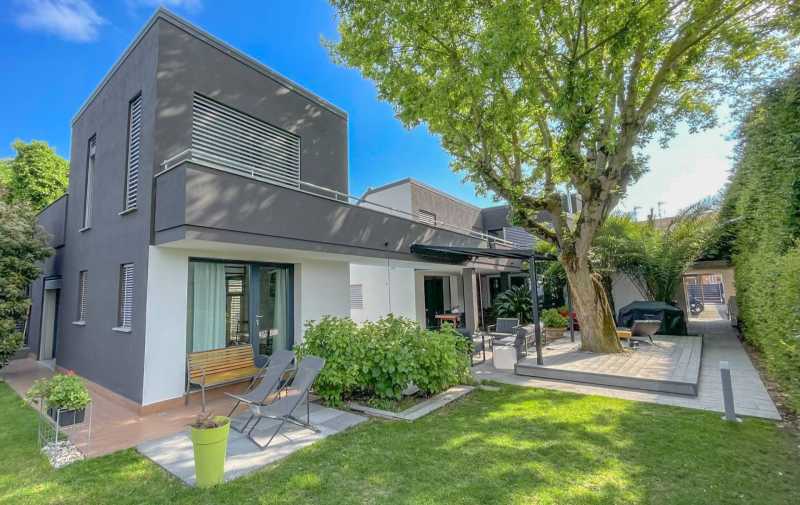 Ferrara: dom z basenem