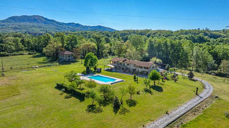 Na sprzedaż posiadłość w Villafrance-in-Lunigiana