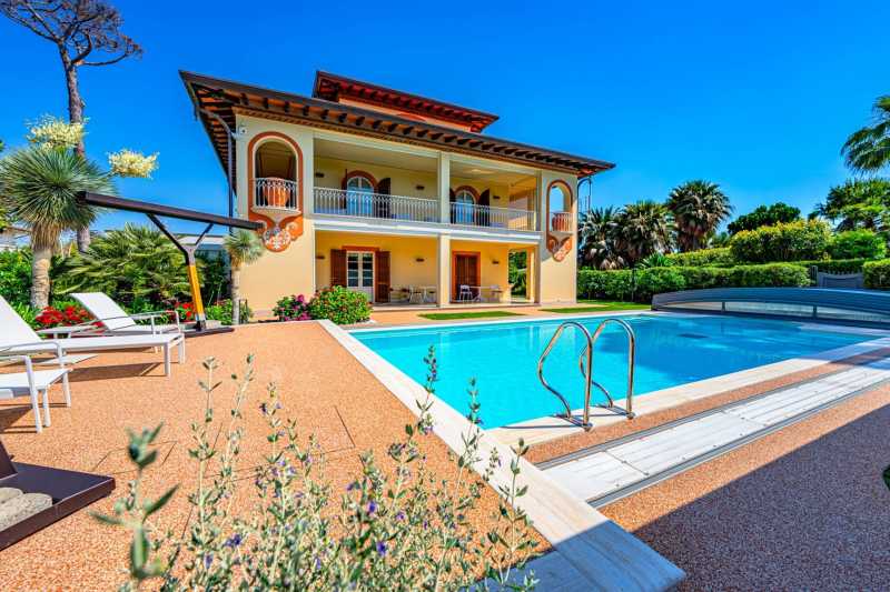 Na sprzedaż wspaniała willa w Forte dei Marmi