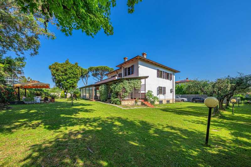 Willa premium na sprzedaż w Marina di Carrara