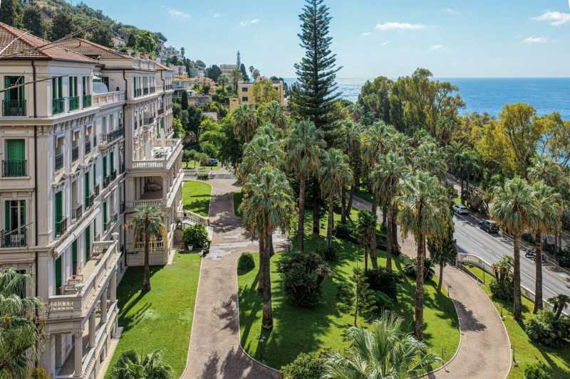 Penthouse nad morzem w Ospedaletti na sprzedaż