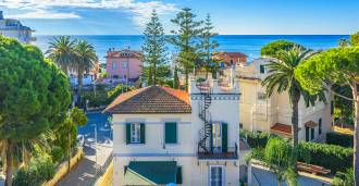 Na sprzedaż komfortowa willa w Santa Marinella.