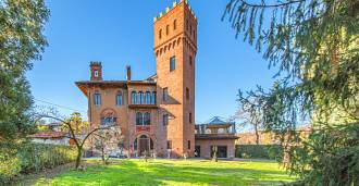 Luksusowy zamek na sprzedaż w Bogomanero