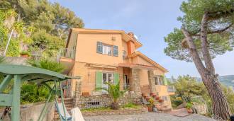 Willa z widokiem na morze w Bordighera